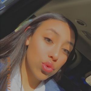 Meet your Posher, Selina